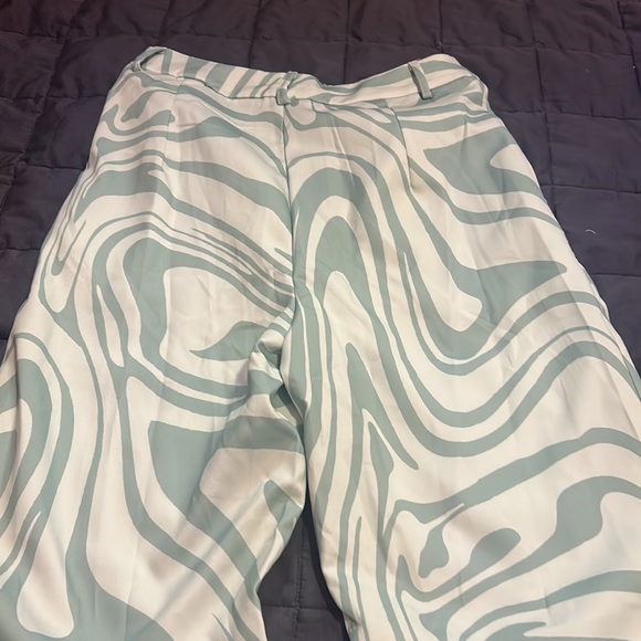 flare type pants - Picture 2 of 2